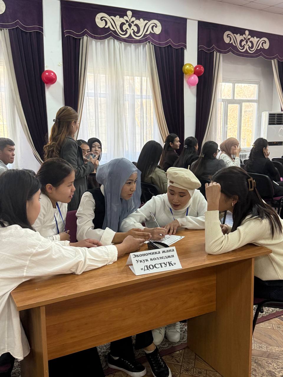 photo_5298749471917281068_y