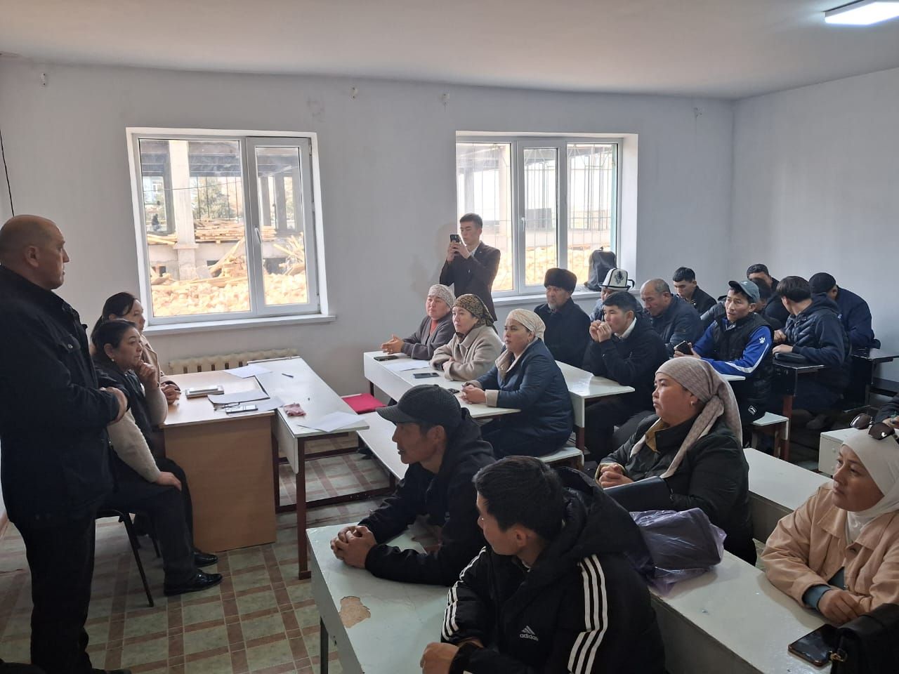 photo_5312521533660007423_y