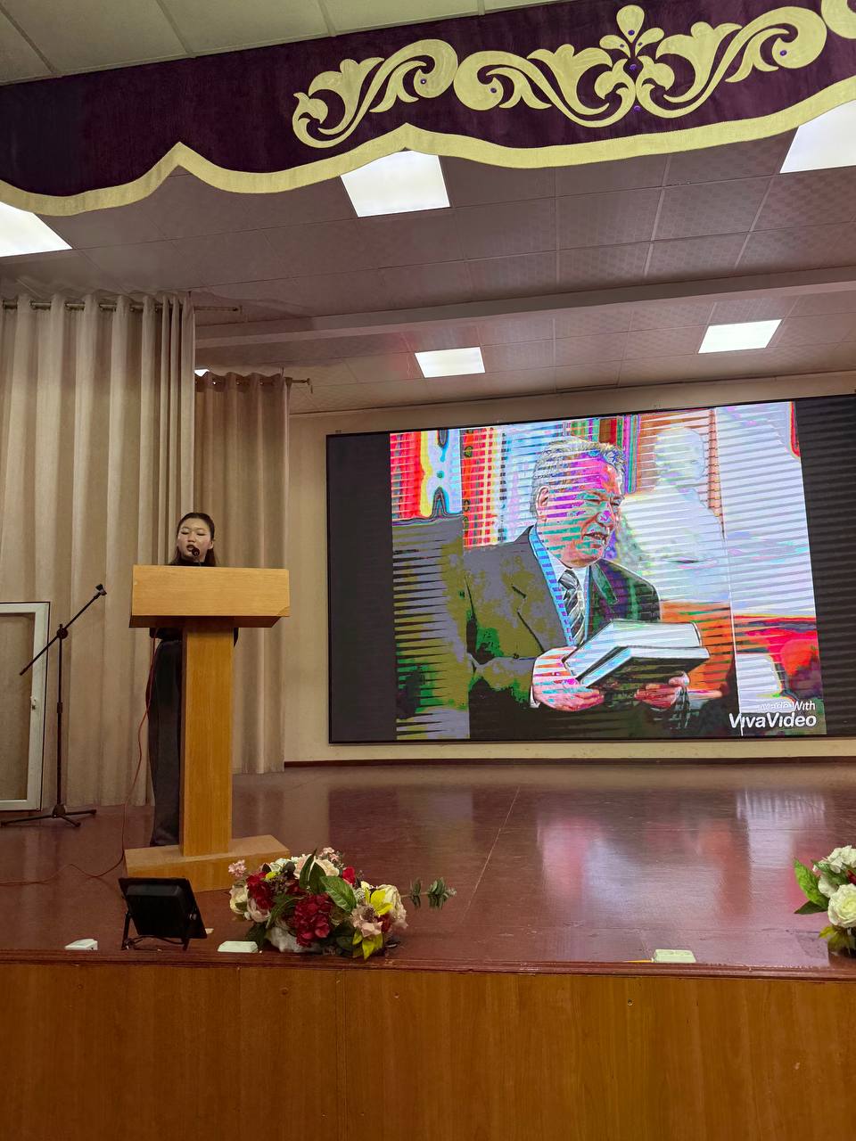 photo_5323401789627370590_y