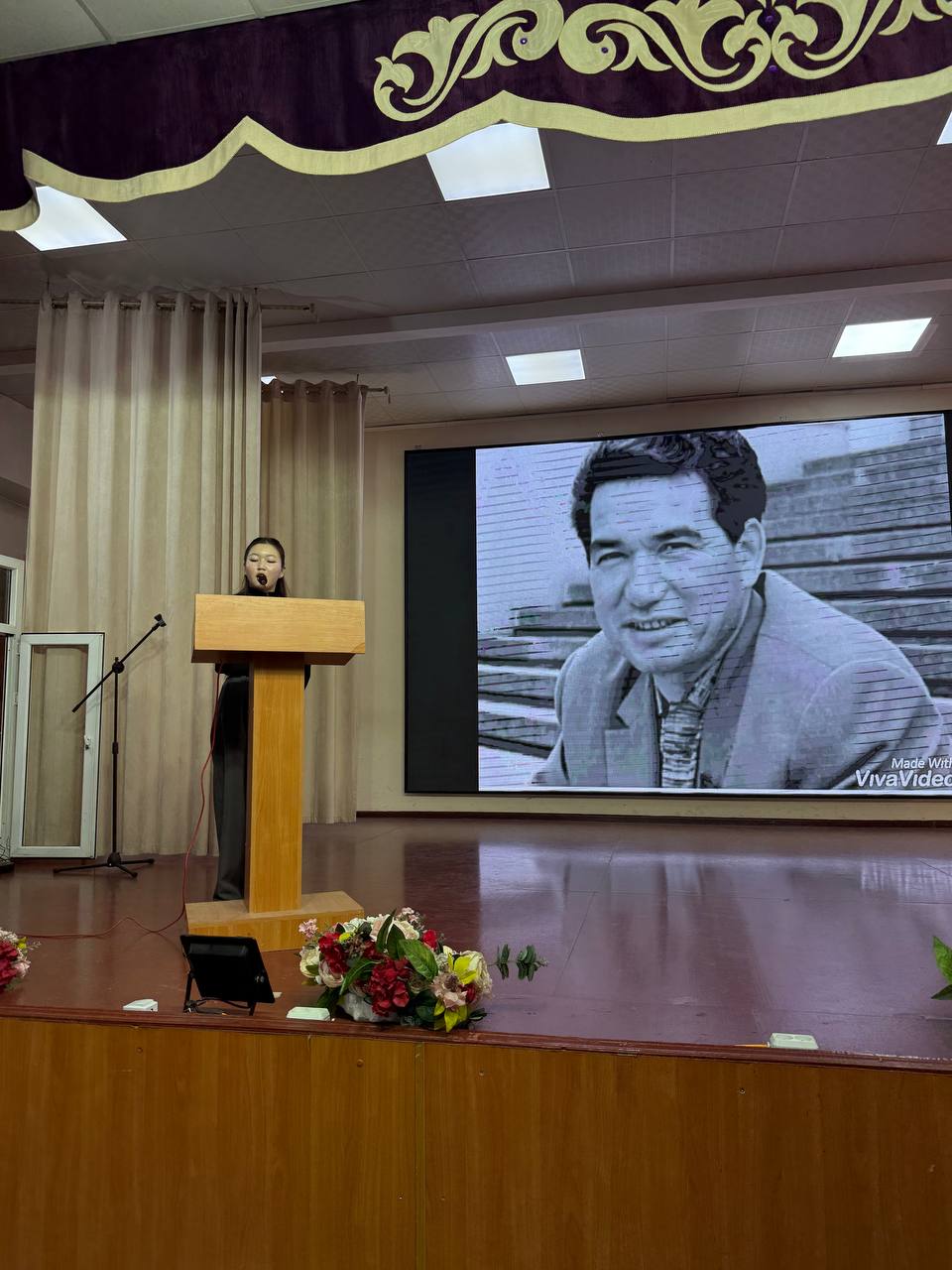 photo_5323401789627370589_y