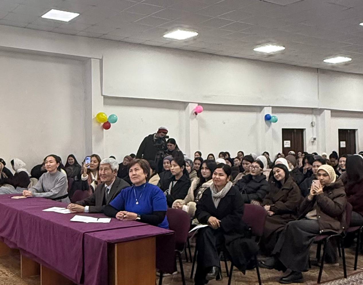 photo_5323401789627370587_y