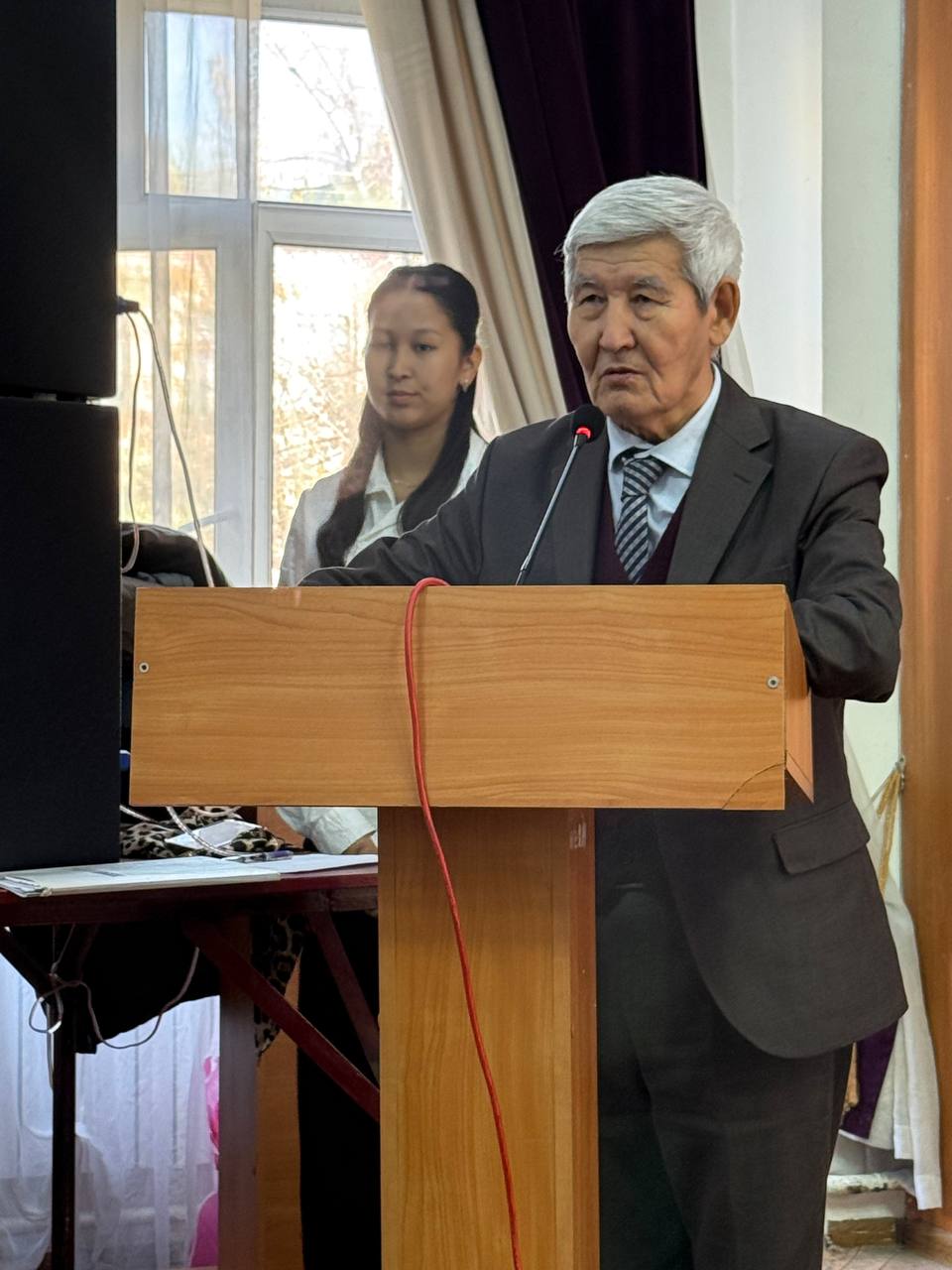 photo_5323401789627370584_y