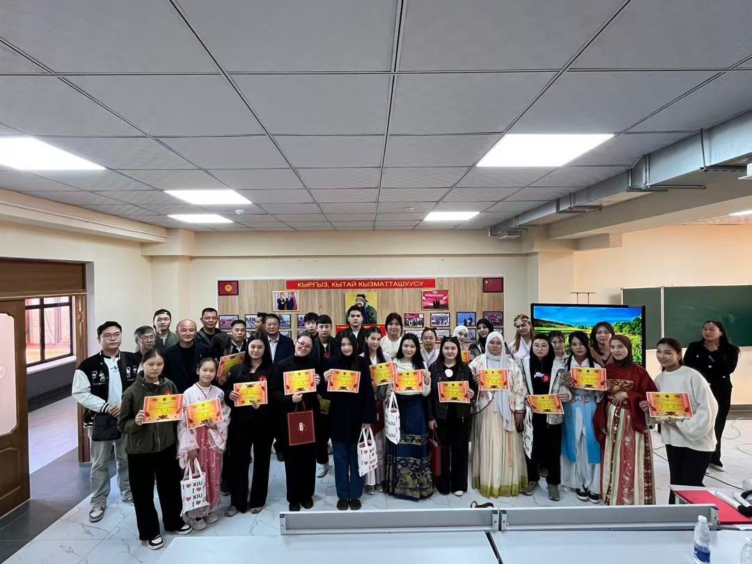 photo_5332729625370627186_y