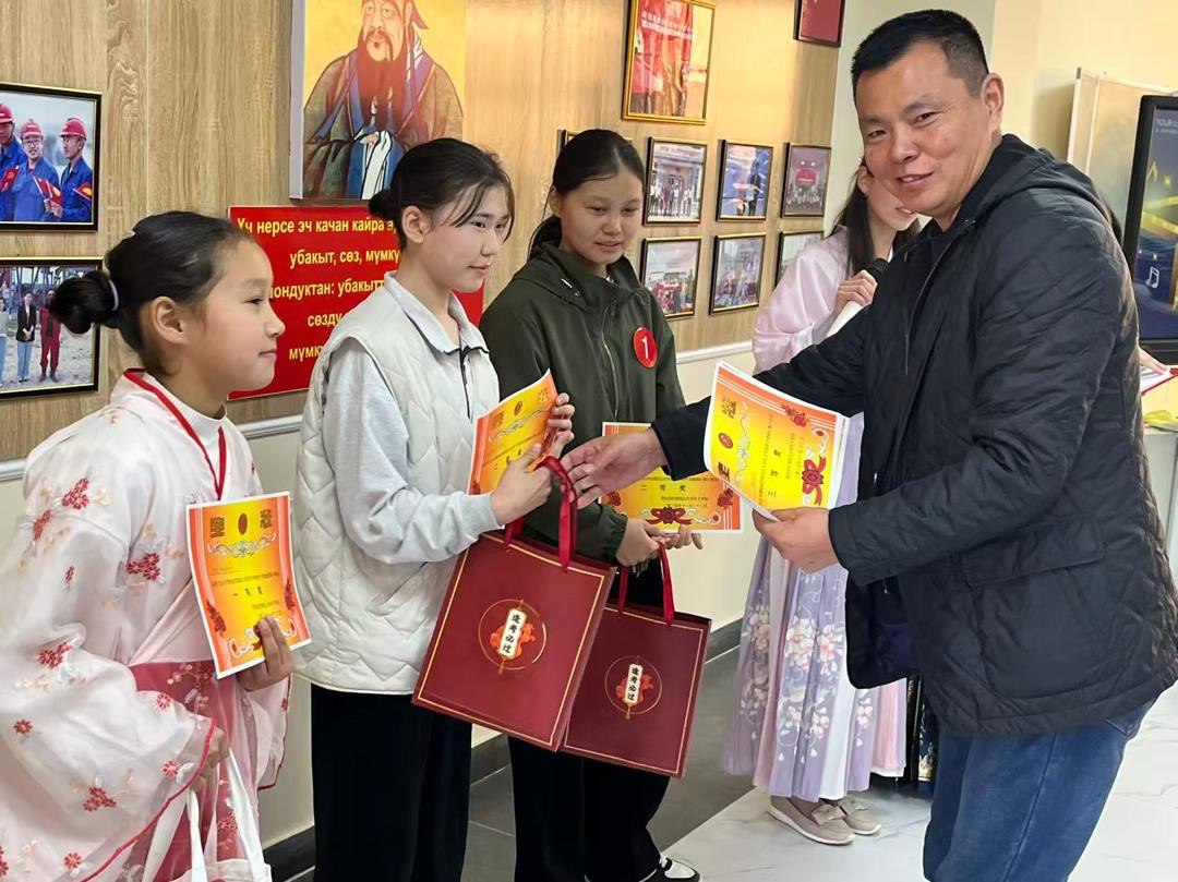 photo_5332729625370627187_y