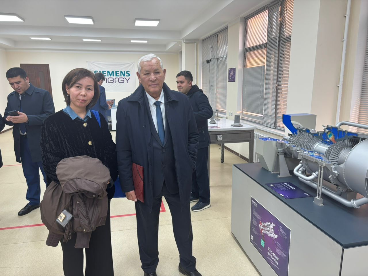 photo_5332815700810206387_y