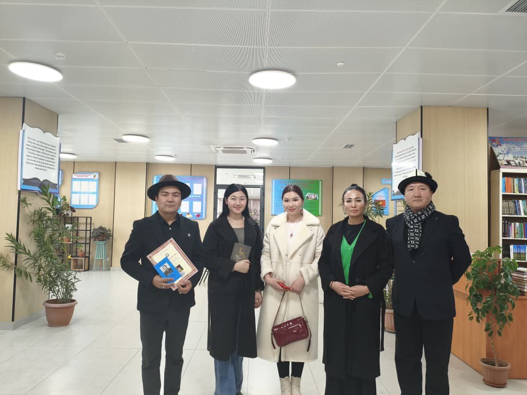 photo_5424703261932983055_y