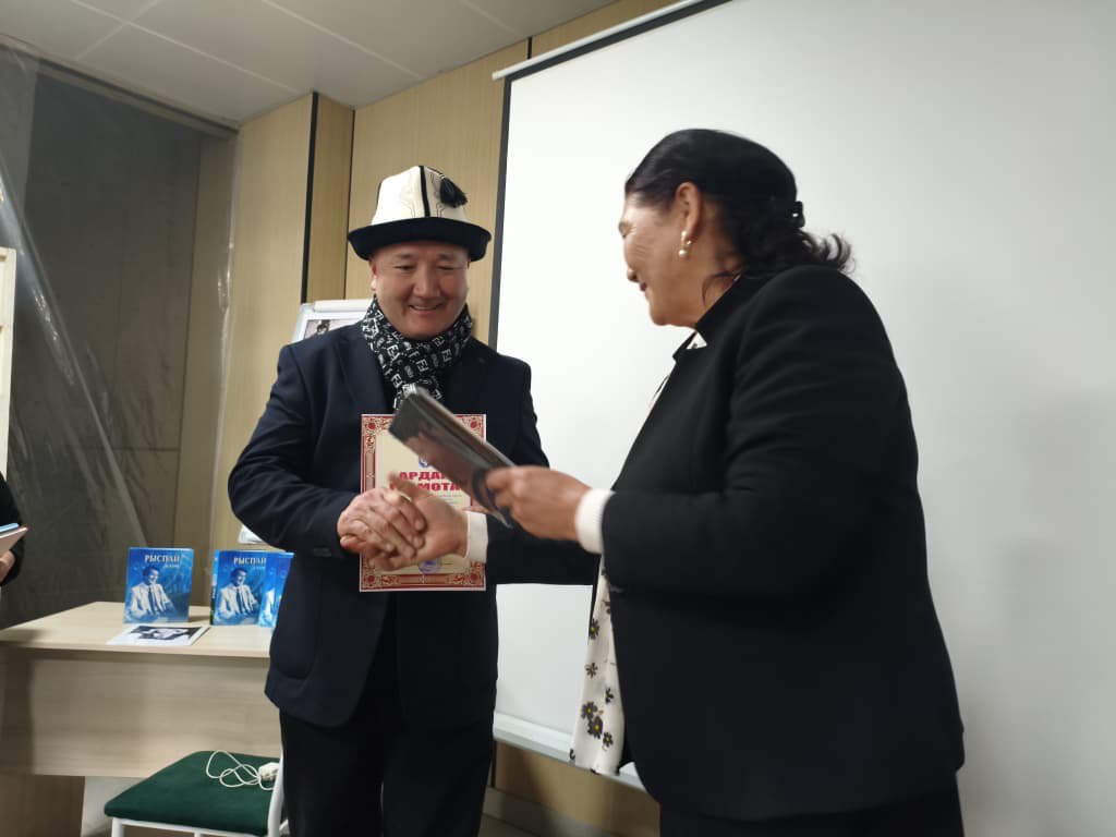 photo_5424703261932983050_y