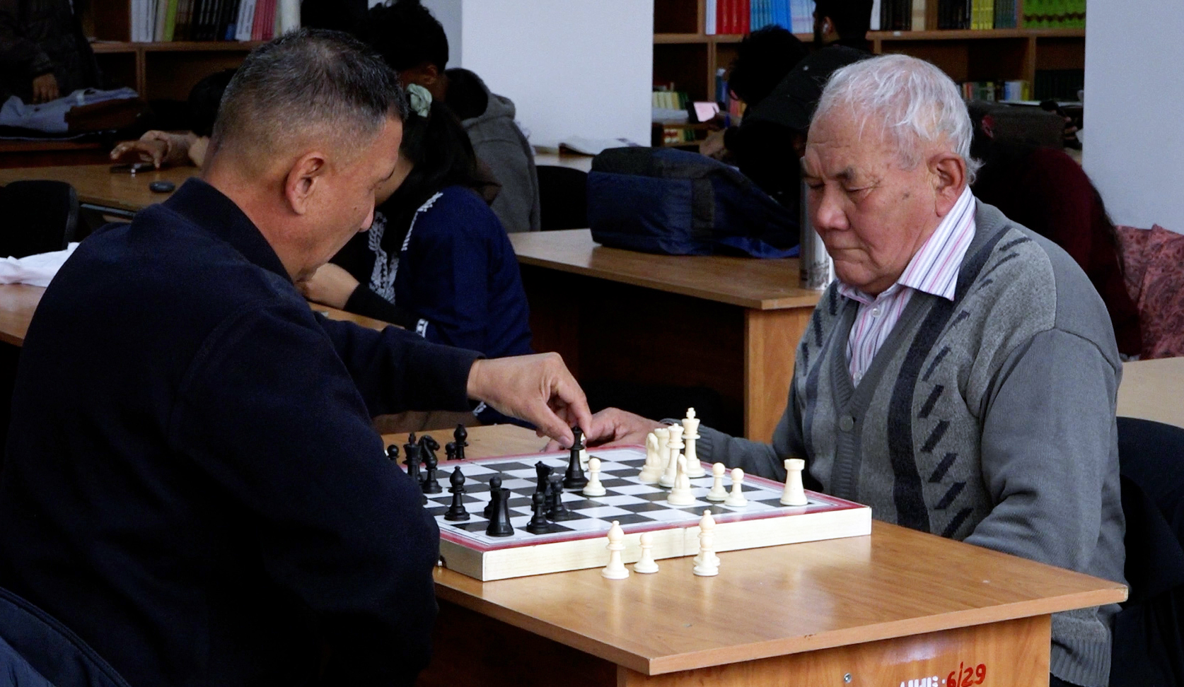 001.01_06_51_30.Still004