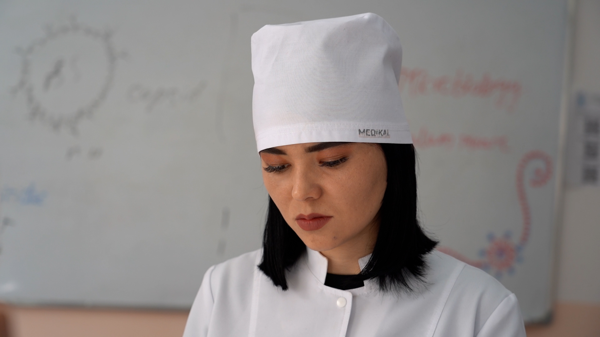 дилноза  ийгилик жараткан стутен .00_16_11_44.Still002