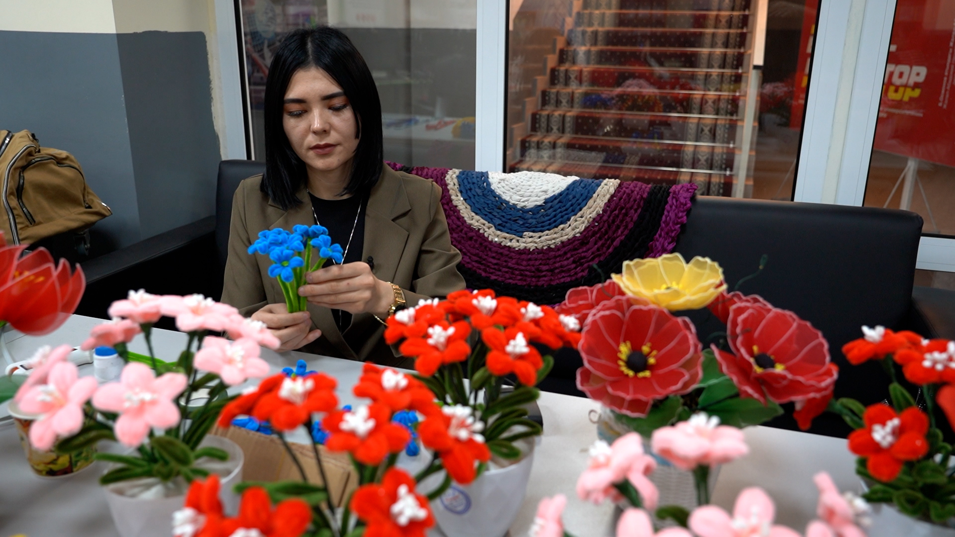 дилноза  ийгилик жараткан стутен .00_17_49_23.Still007