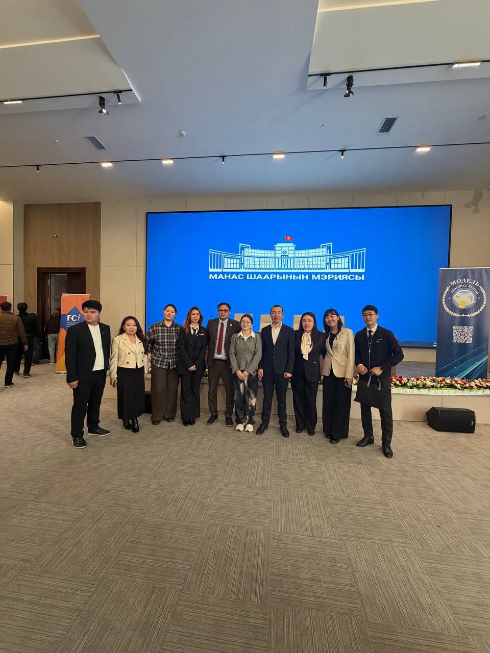 photo_5233734992884601265_y