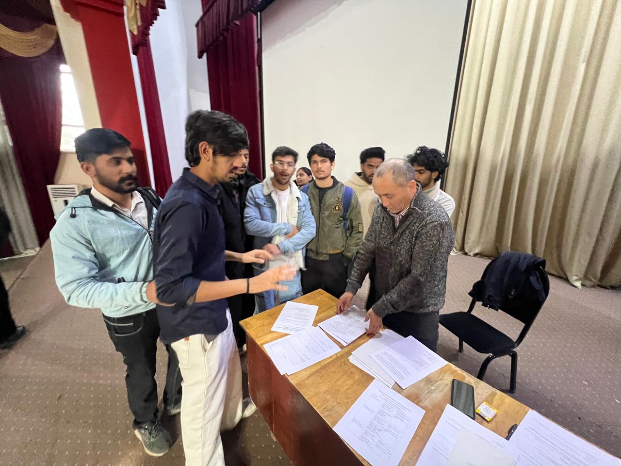 0d3d25e7-853f-49d7-8459-2472616ca415