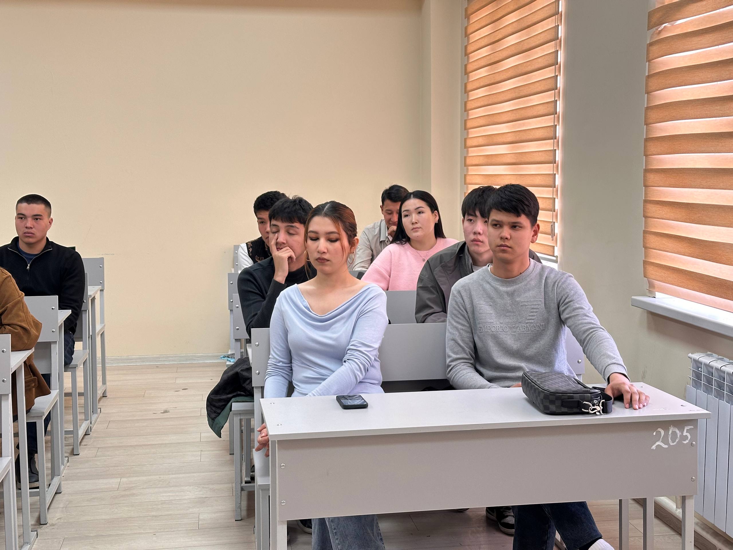 photo_5255947532947362805_w