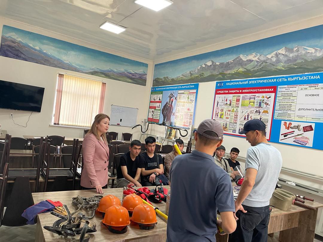 photo_5219980587748678060_y