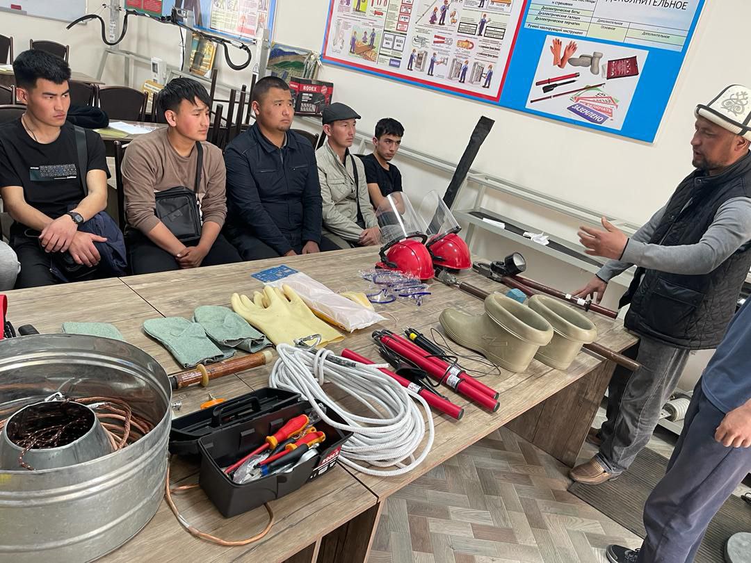 photo_5219980587748678063_y