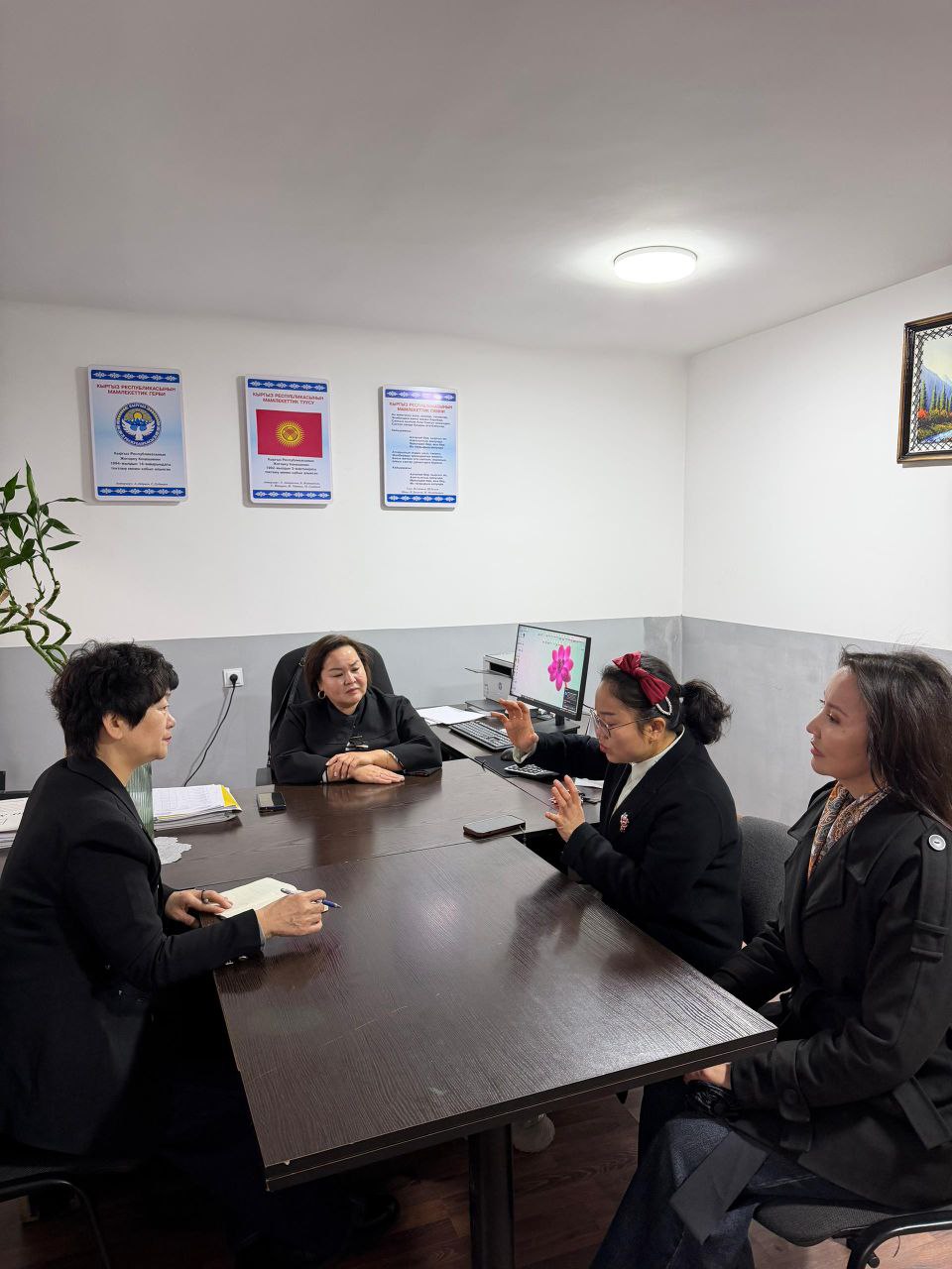 photo_5262699608083730836_y