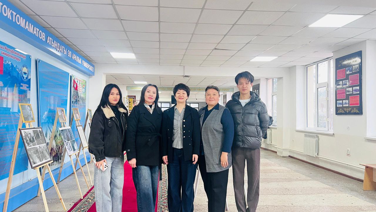 photo_5262699608083730830_y