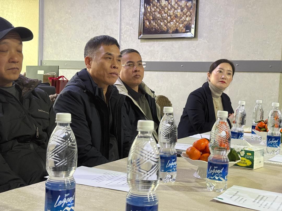 photo_5278477501158069343_y