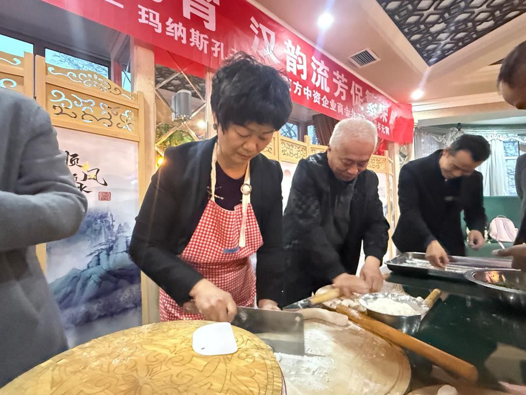 photo_5278477501158069339_y