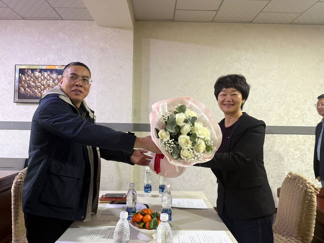 photo_5278477501158069335_y