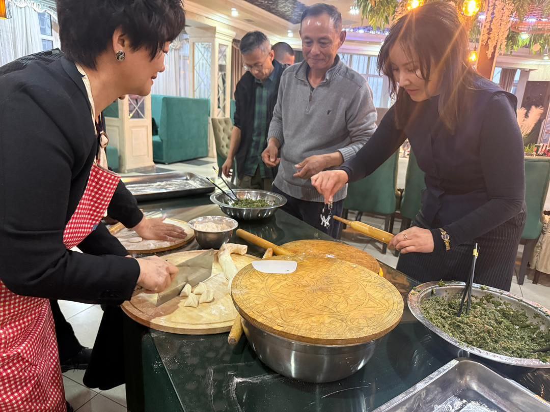 photo_5278477501158069333_y