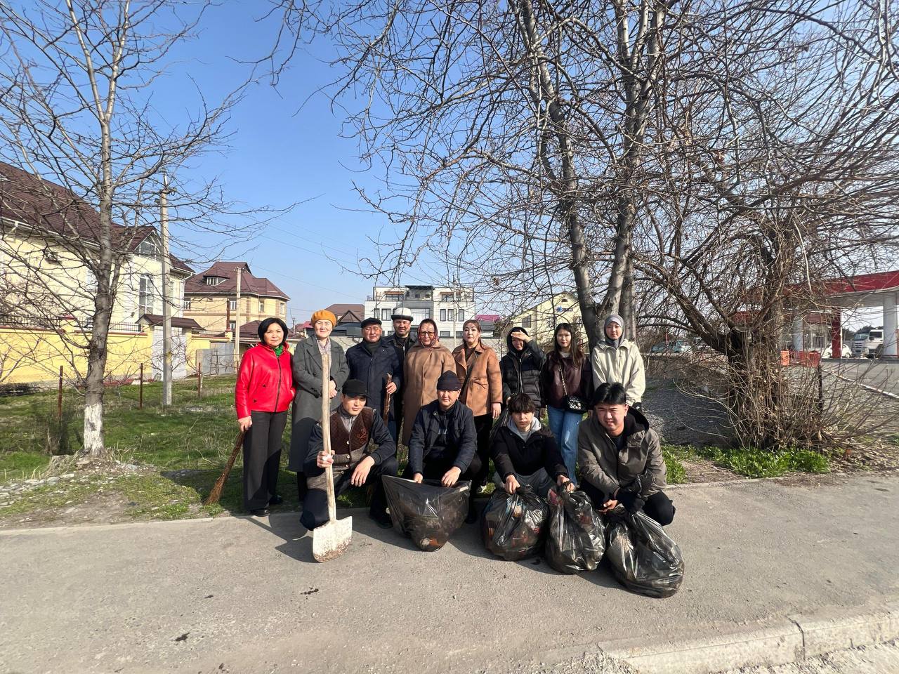 photo_5307799680974525112_y