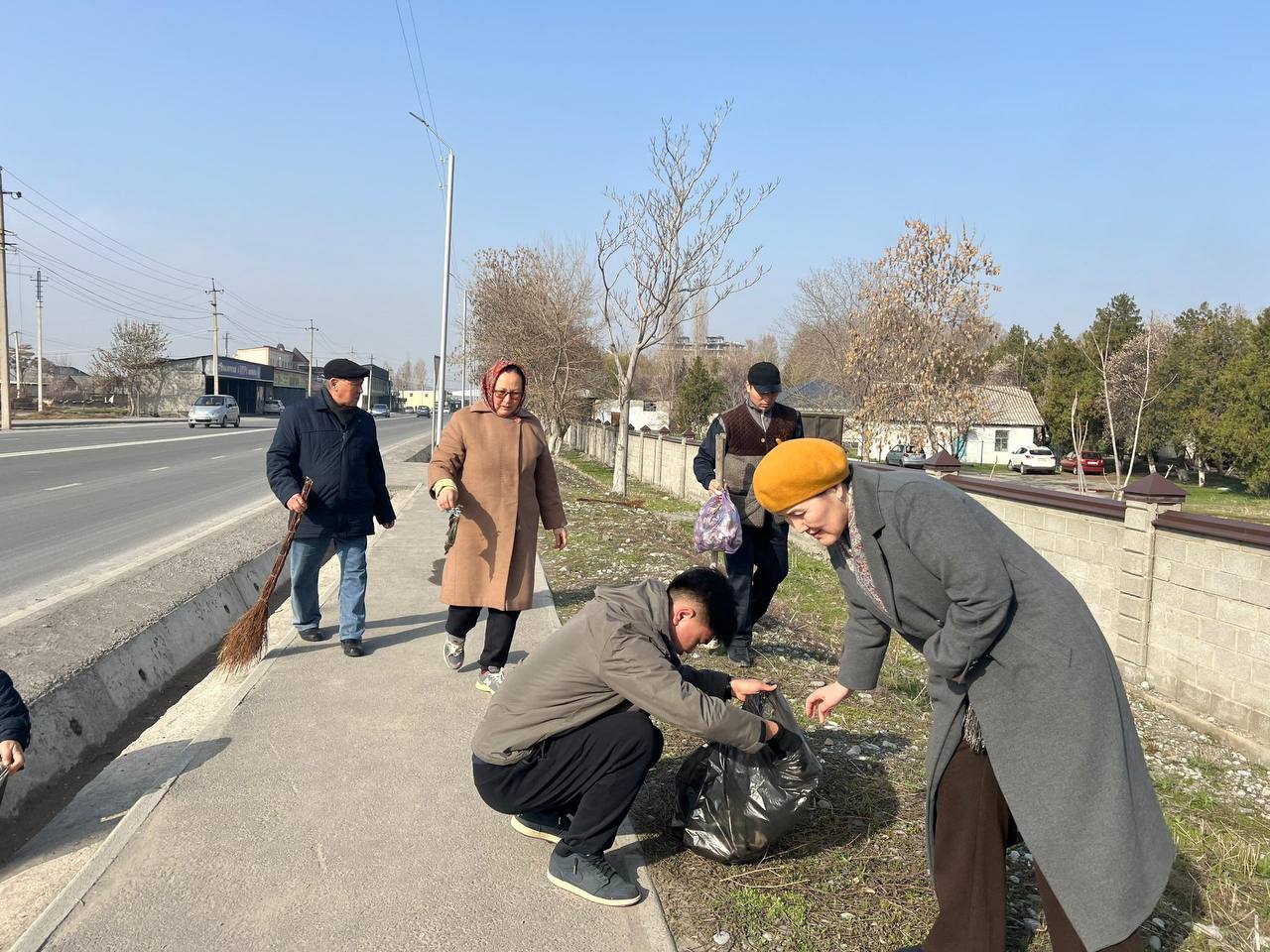 photo_5307799680974525108_y