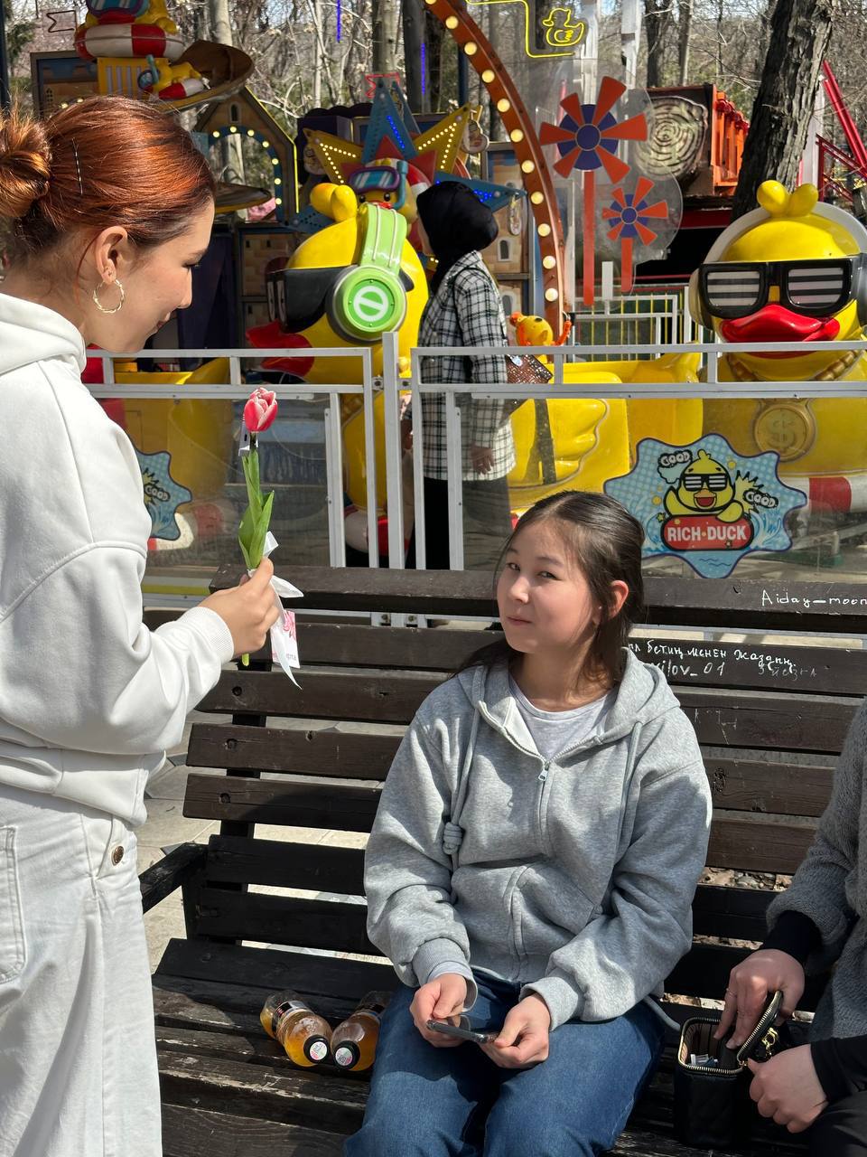 photo_5314751356126041869_y