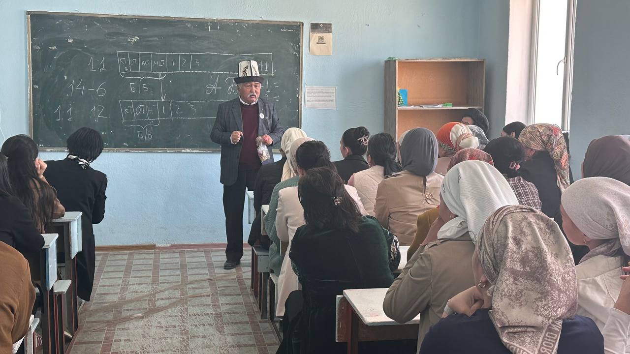 photo_5318780520780993963_y