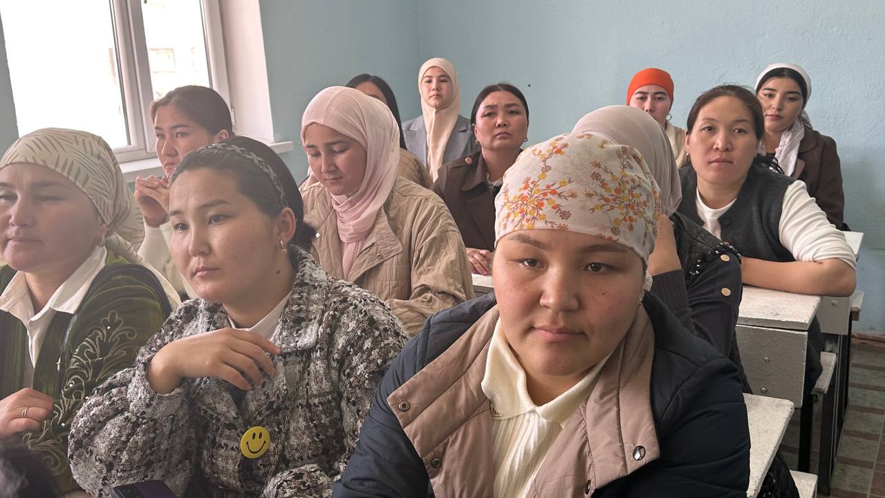 photo_5318780520780993957_y