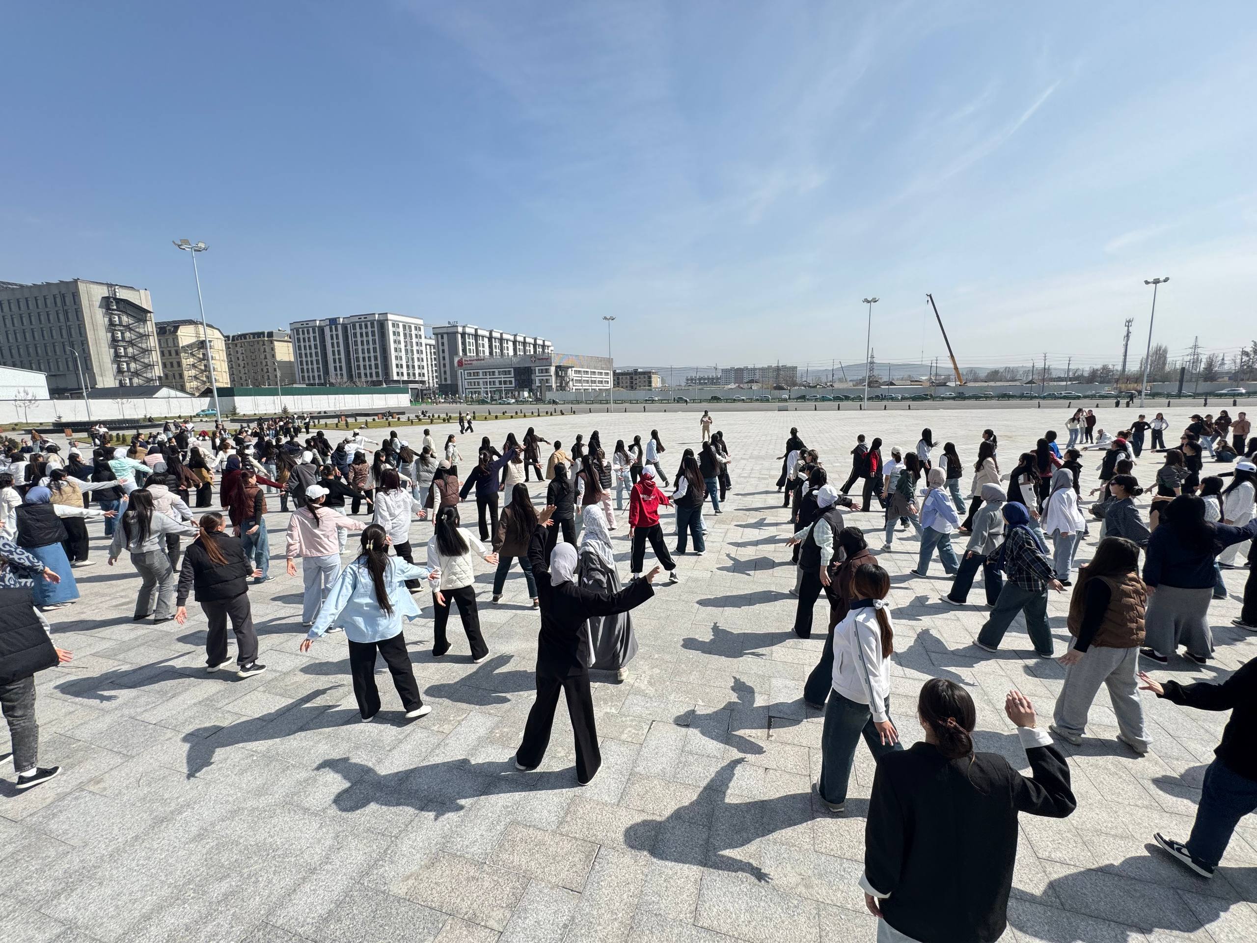 photo_5321174028745643260_w