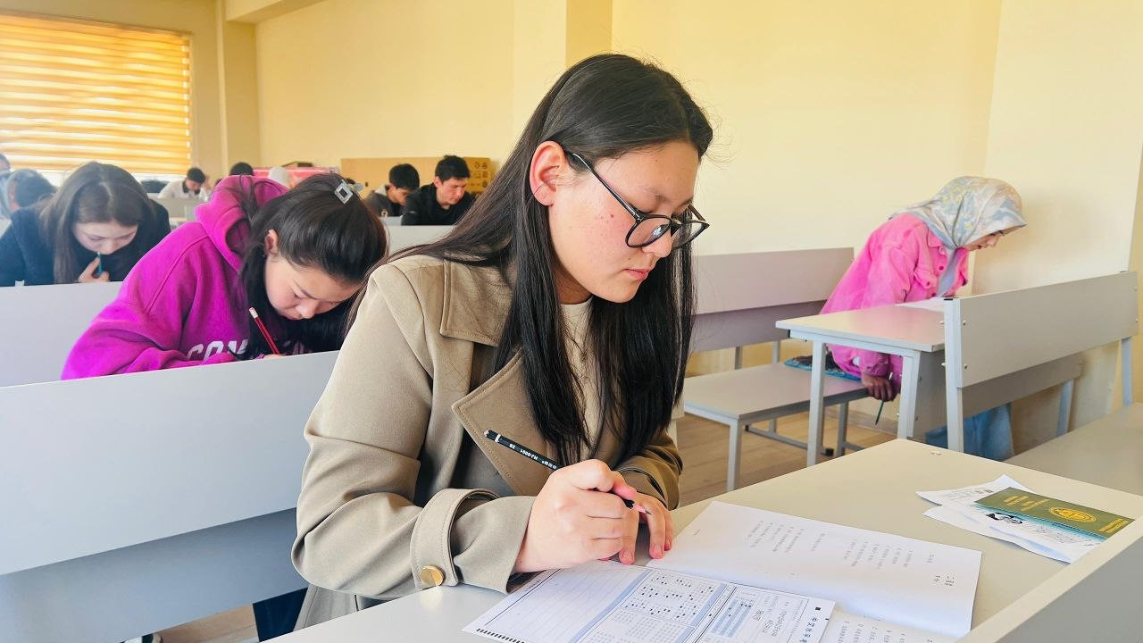 photo_5334828120621650854_y