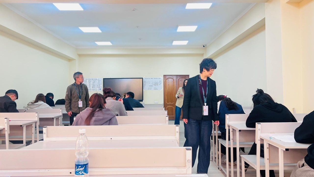 photo_5334828120621650852_y