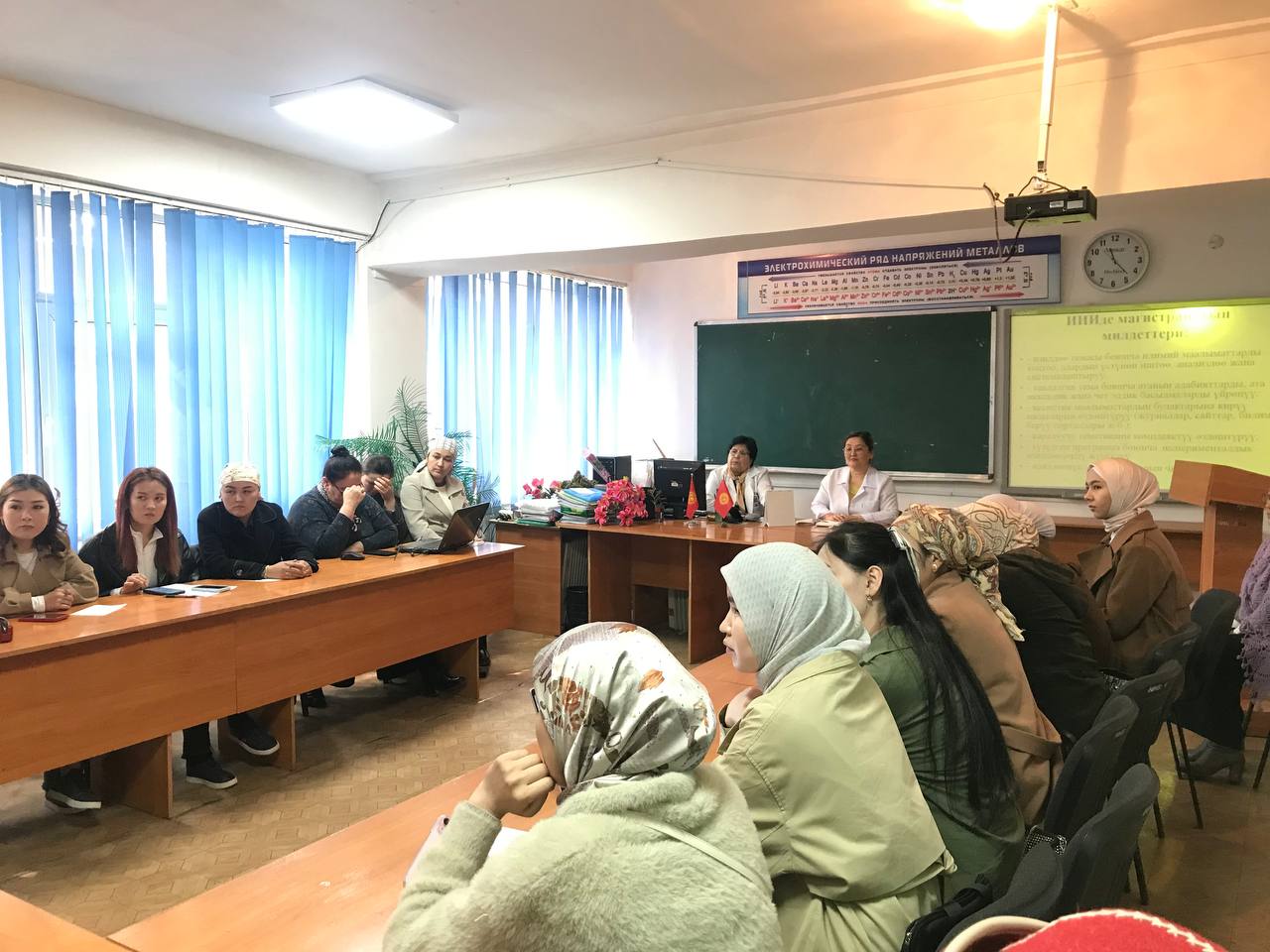 photo_5339298932468683244_y