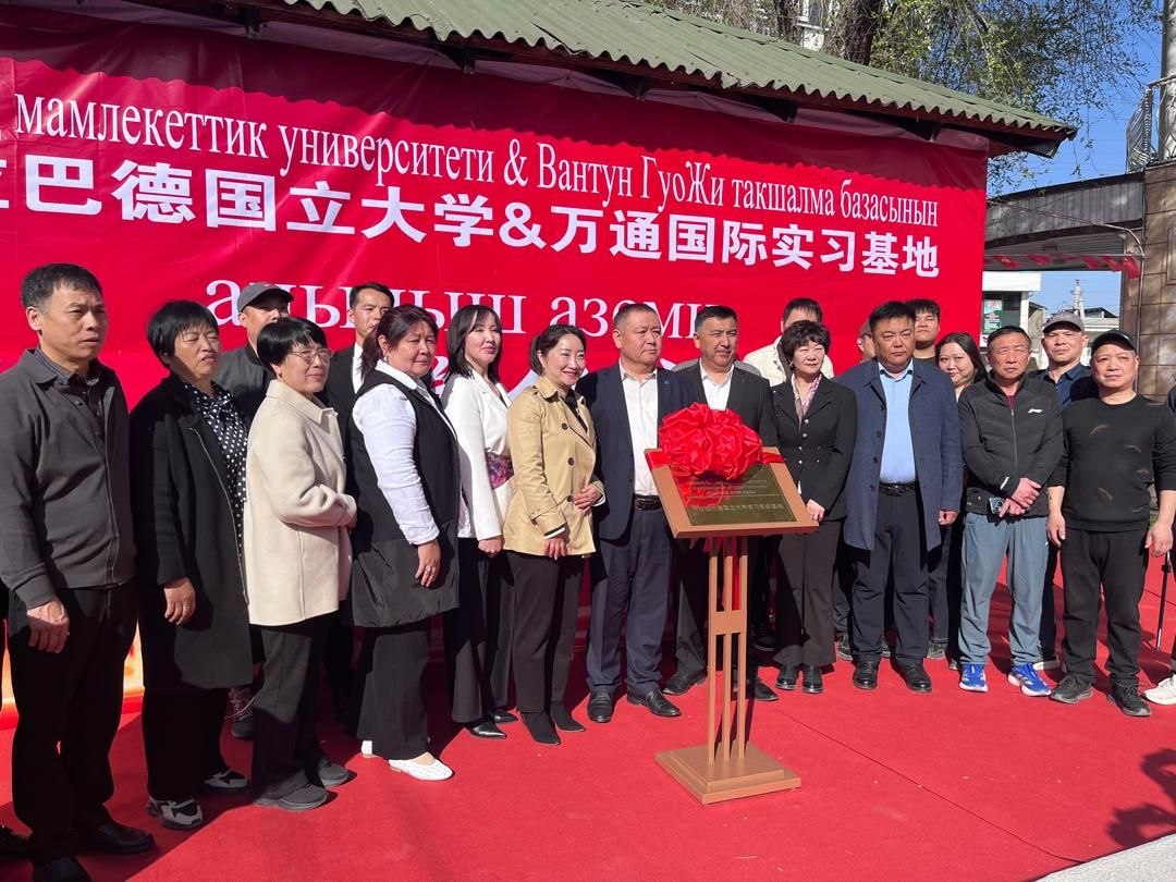 photo_5355277653918815876_y