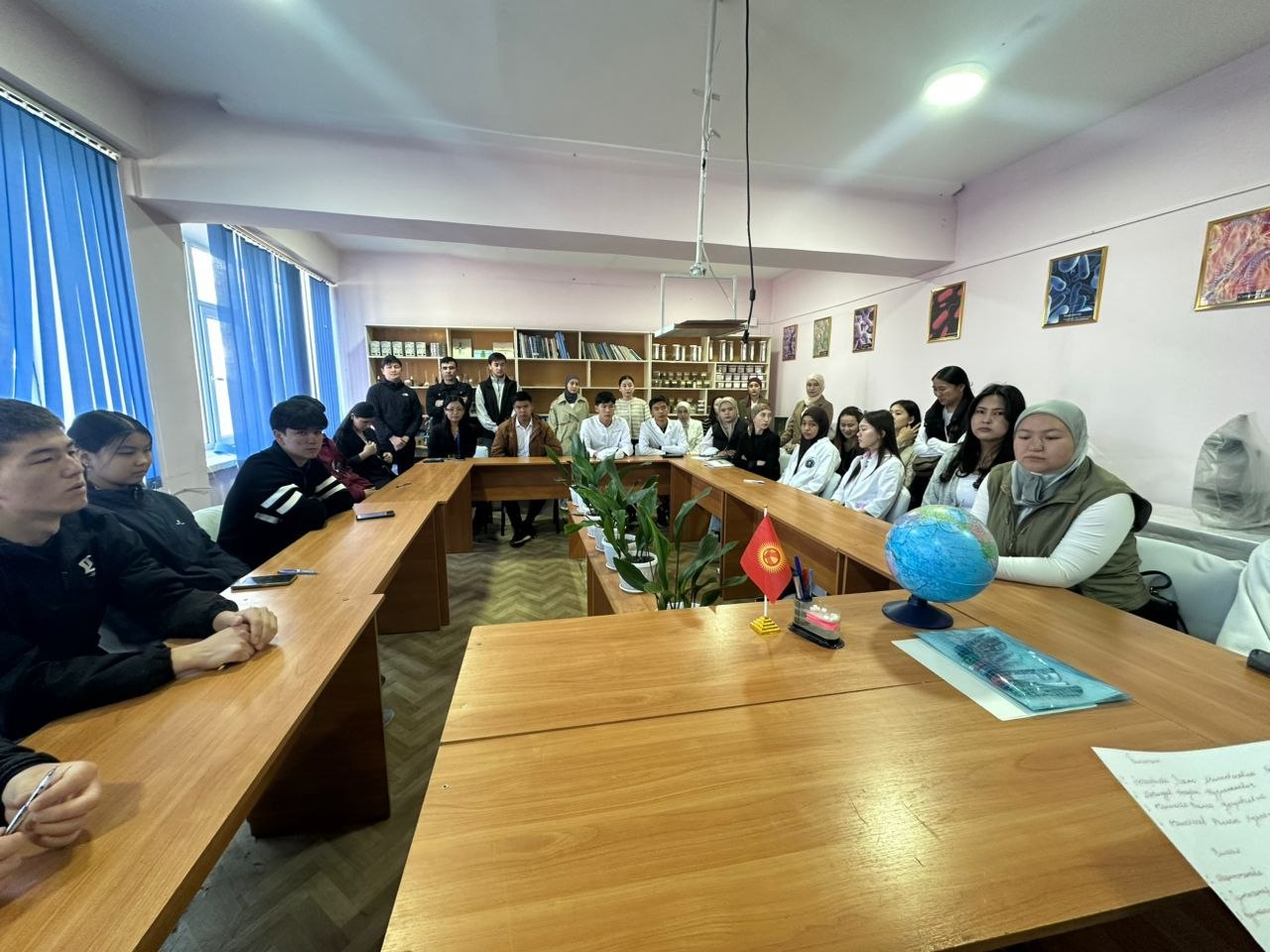 photo_5357355997183285603_y