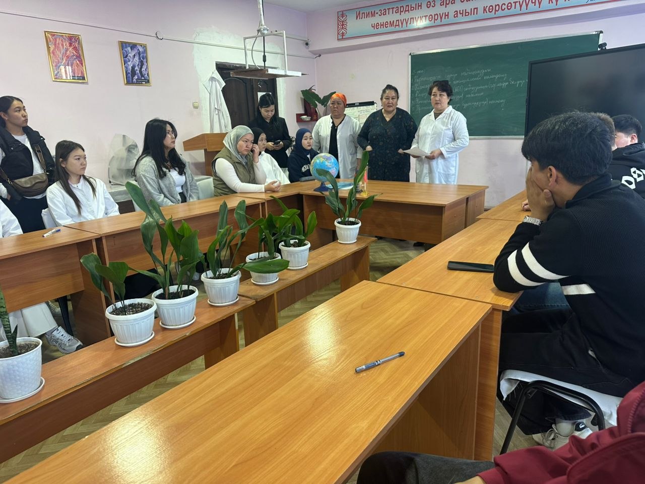 photo_5357355997183285602_y