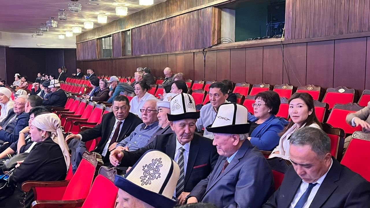 photo_5364154578225533661_y