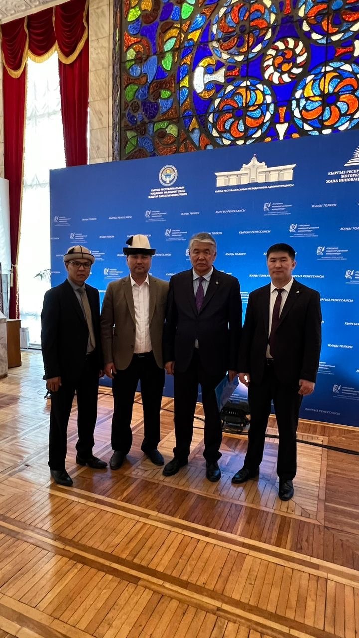 photo_5364154578225533663_y