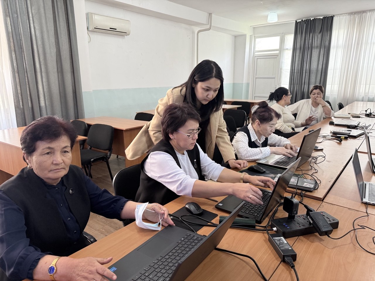 photo_5379712306981311363_y