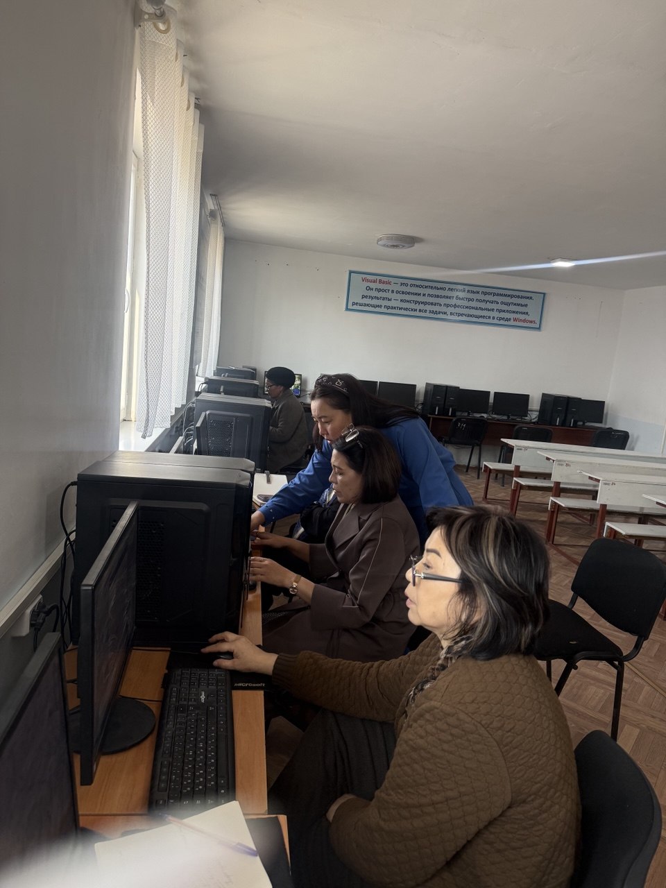 photo_5379712306981311355_y