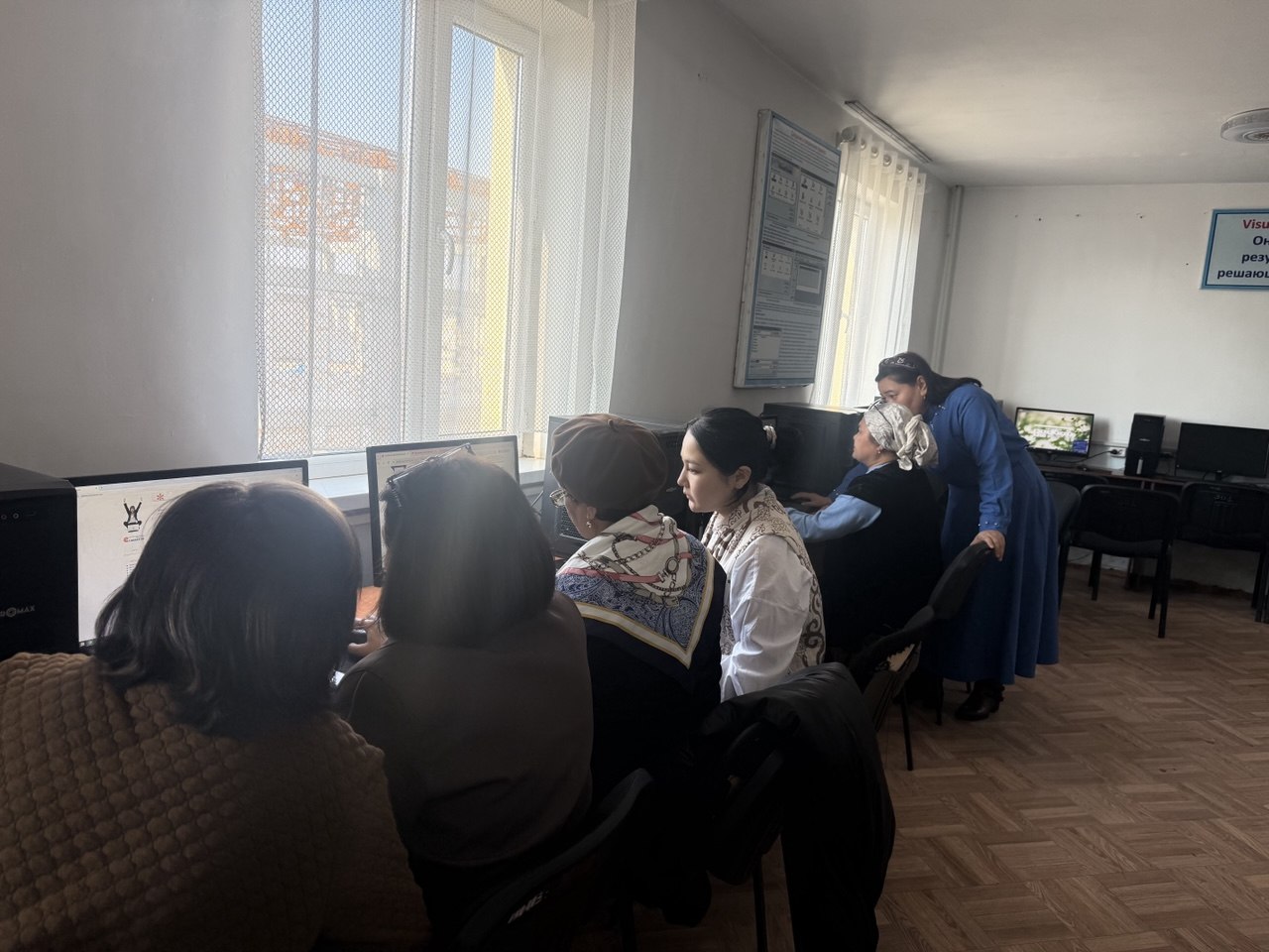 photo_5379712306981311358_y