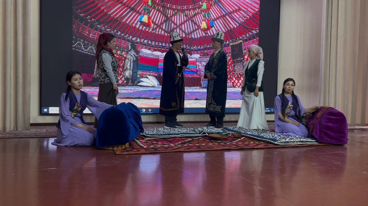 photo_5379769919672621361_y