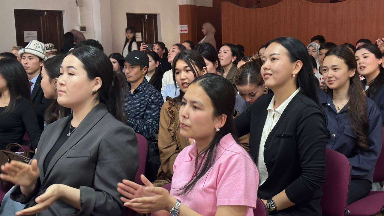 photo_5379769919672621342_y