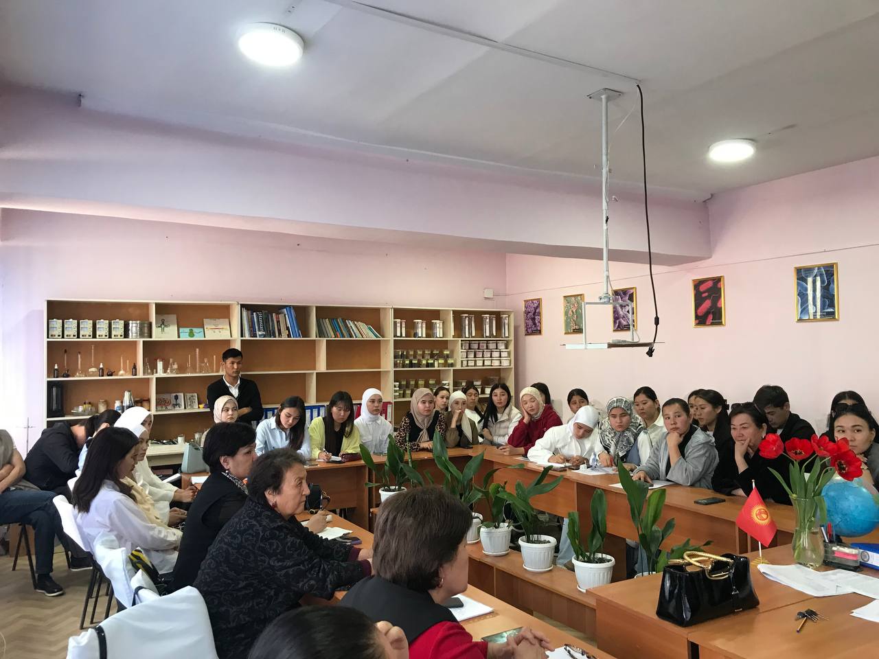 photo_5381823609824810503_y