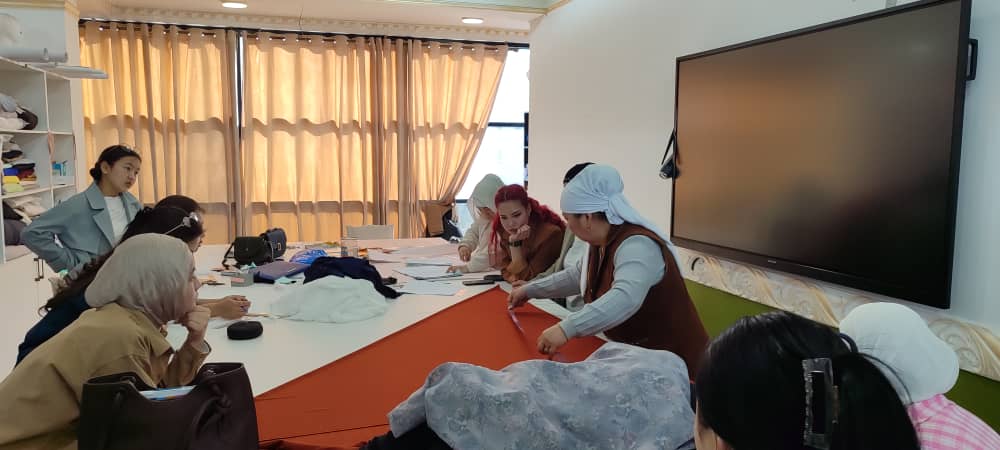 078999c1-e8bf-4f81-9943-352b25dabe85