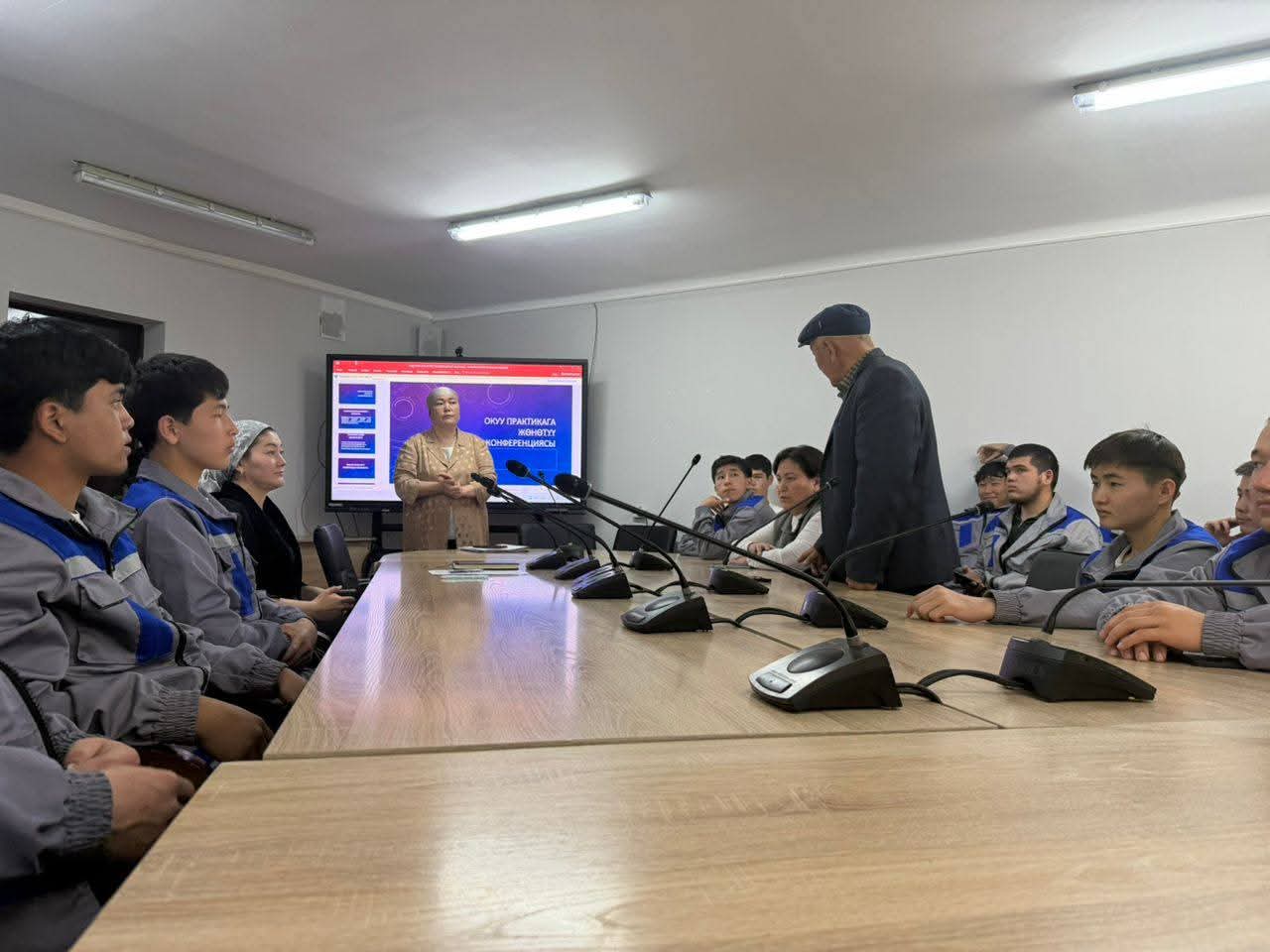 dfd83921-e162-452f-af06-9bb58c214d72