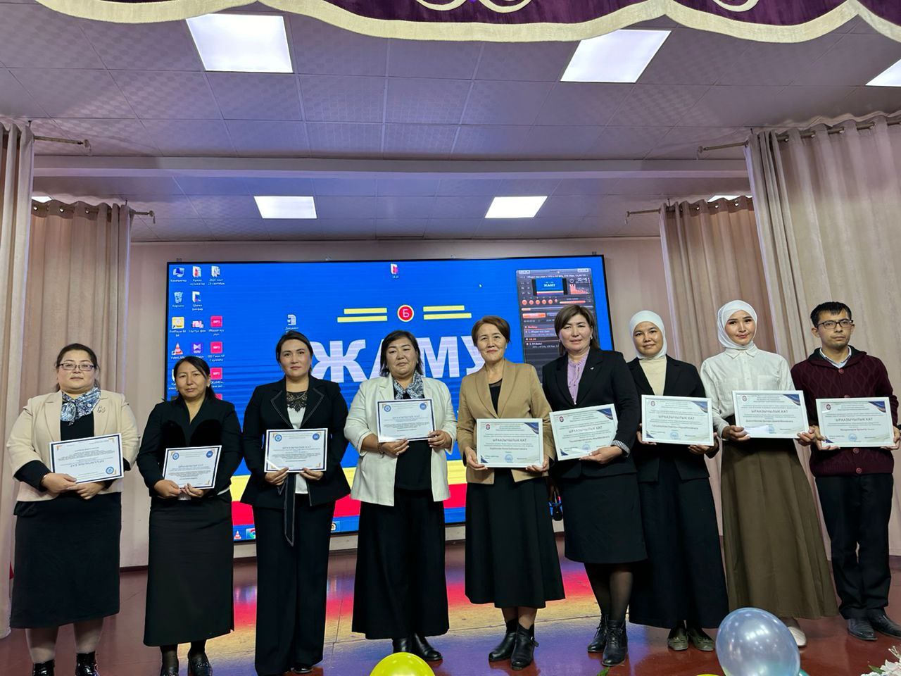 photo_5237882539719385756_y